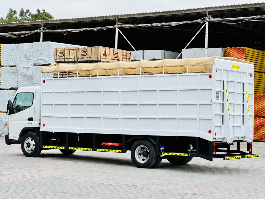 camel_truck_1